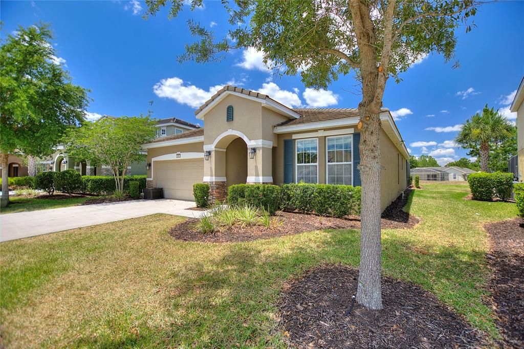 Recently Sold: $625,000 (5 beds, 5 baths, 2098 Square Feet)