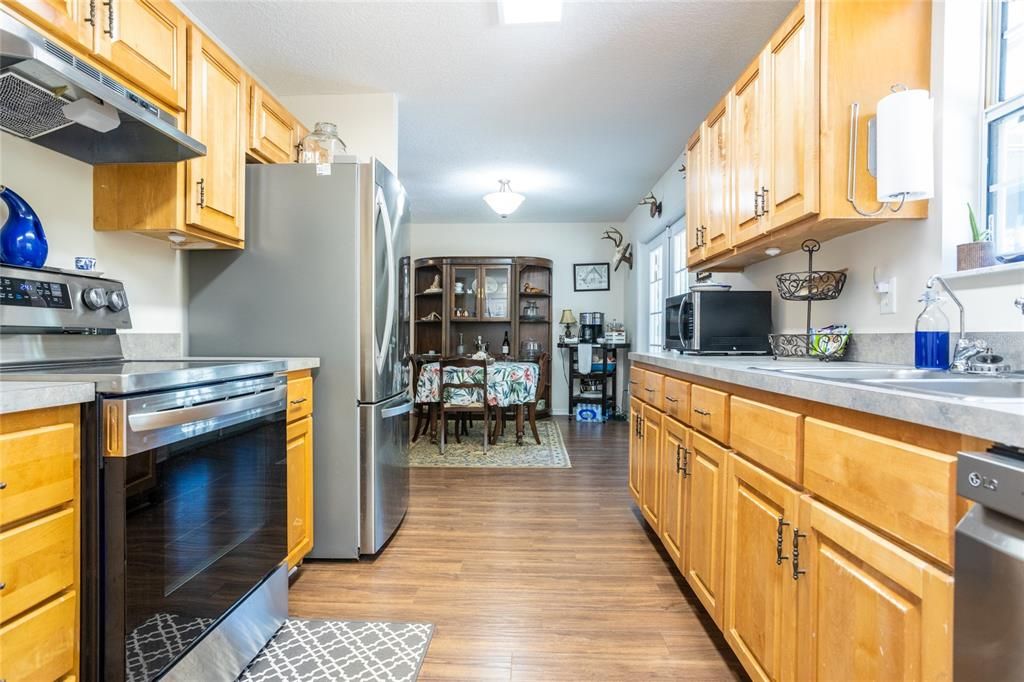 Recently Sold: $279,000 (3 beds, 2 baths, 1368 Square Feet)
