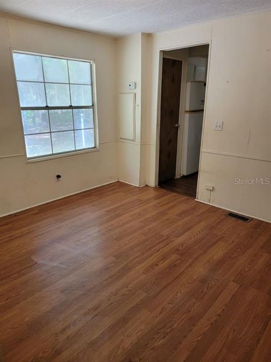 Vendido Recientemente: $135,000 (3 camas, 2 baños, 1800 Pies cuadrados)