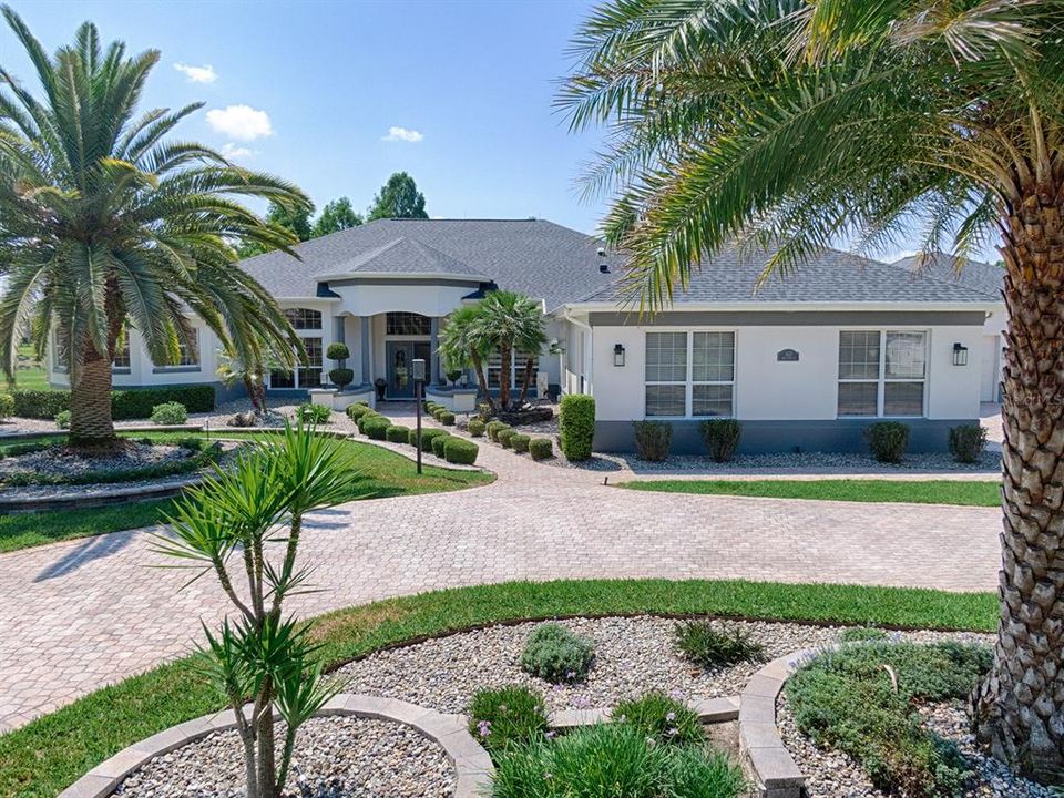 Recently Sold: $2,495,000 (4 beds, 3 baths, 3826 Square Feet)