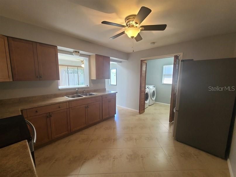 Recently Rented: $1,800 (3 beds, 2 baths, 1662 Square Feet)