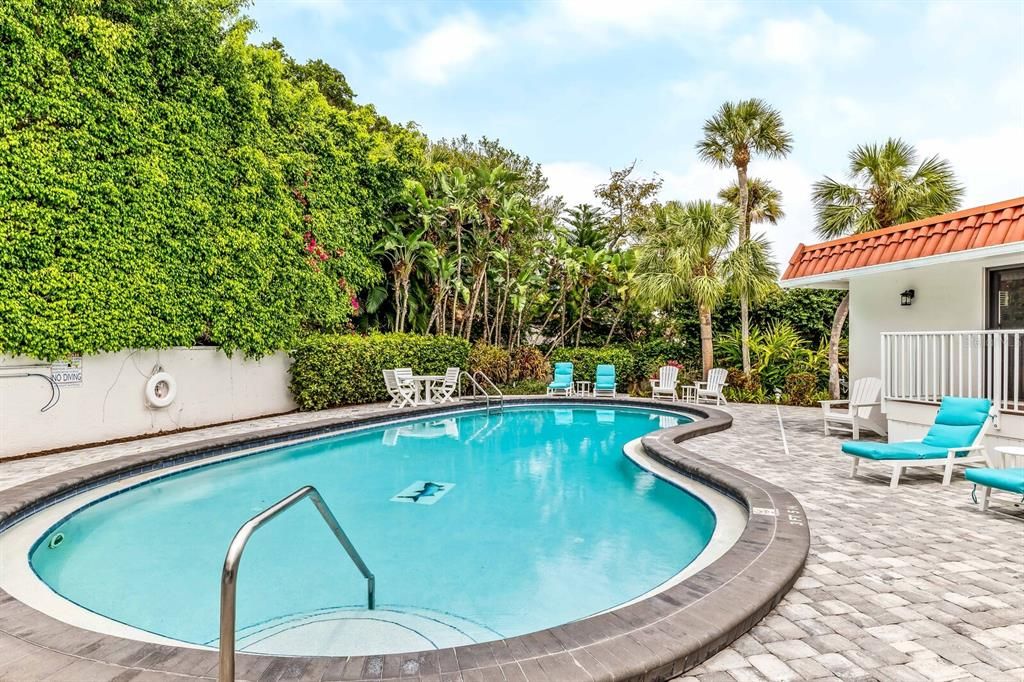 Recently Sold: $2,990,000 (3 beds, 3 baths, 1680 Square Feet)