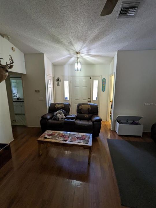 Recently Sold: $225,000 (2 beds, 2 baths, 1380 Square Feet)