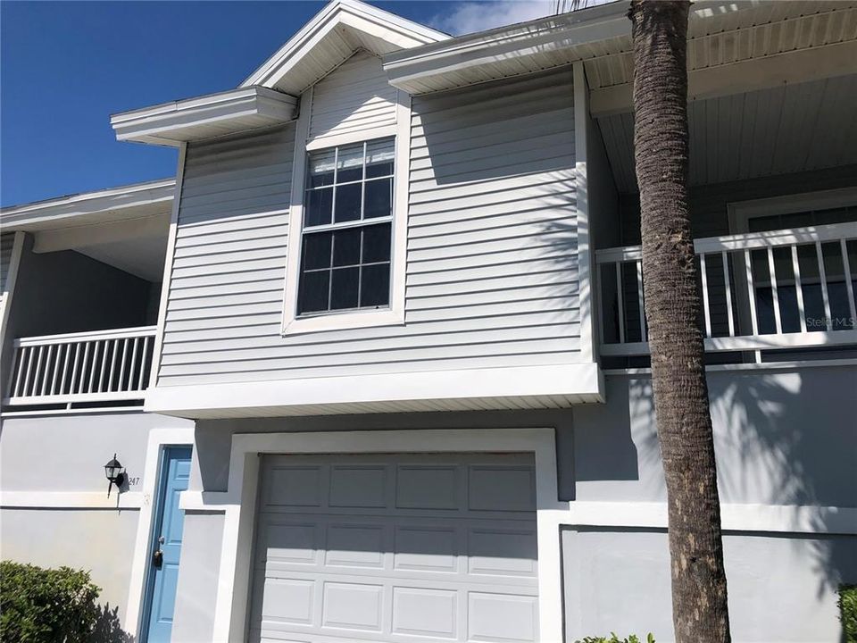 Recently Sold: $385,000 (2 beds, 2 baths, 920 Square Feet)