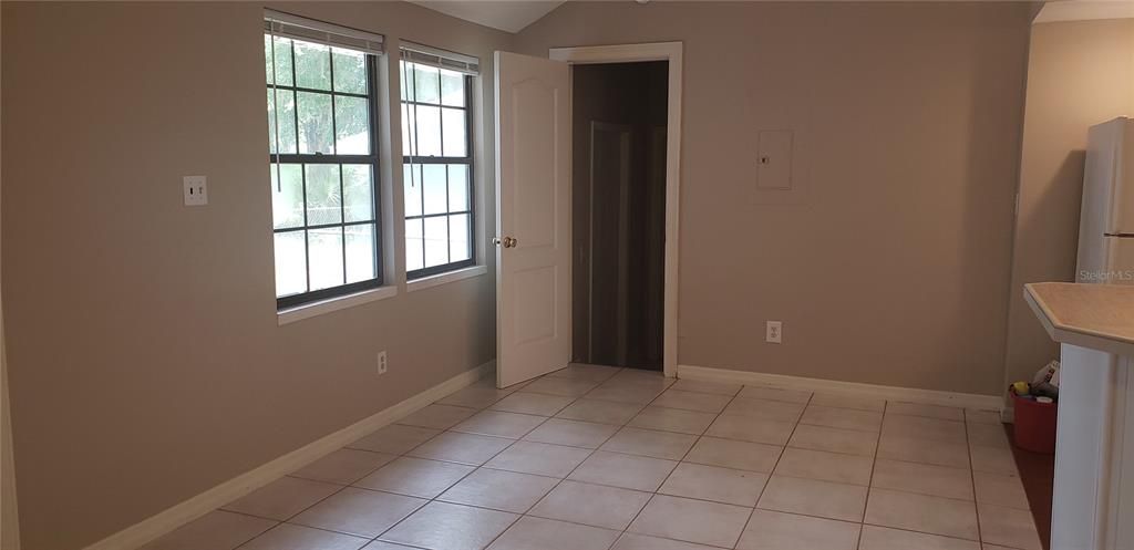 Recently Rented: $1,500 (3 beds, 1 baths, 1433 Square Feet)