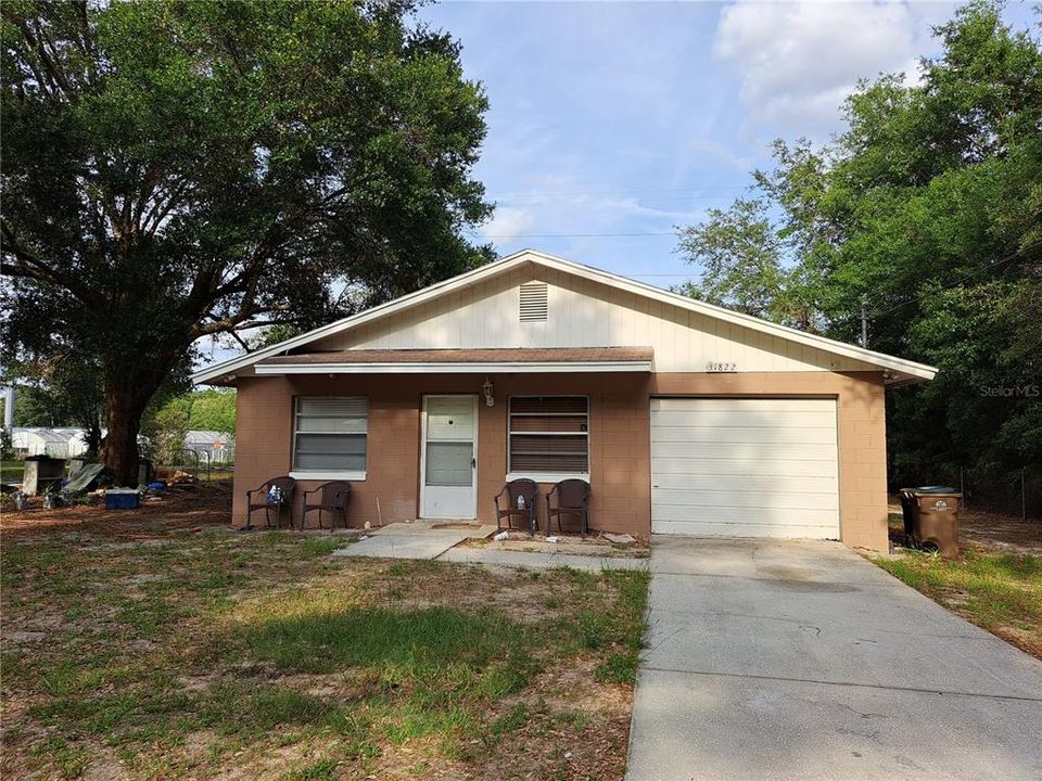 Recently Sold: $170,000 (3 beds, 1 baths, 1072 Square Feet)