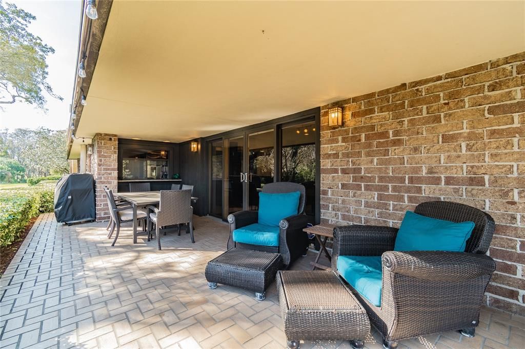 Recently Sold: $699,900 (2 beds, 2 baths, 2000 Square Feet)
