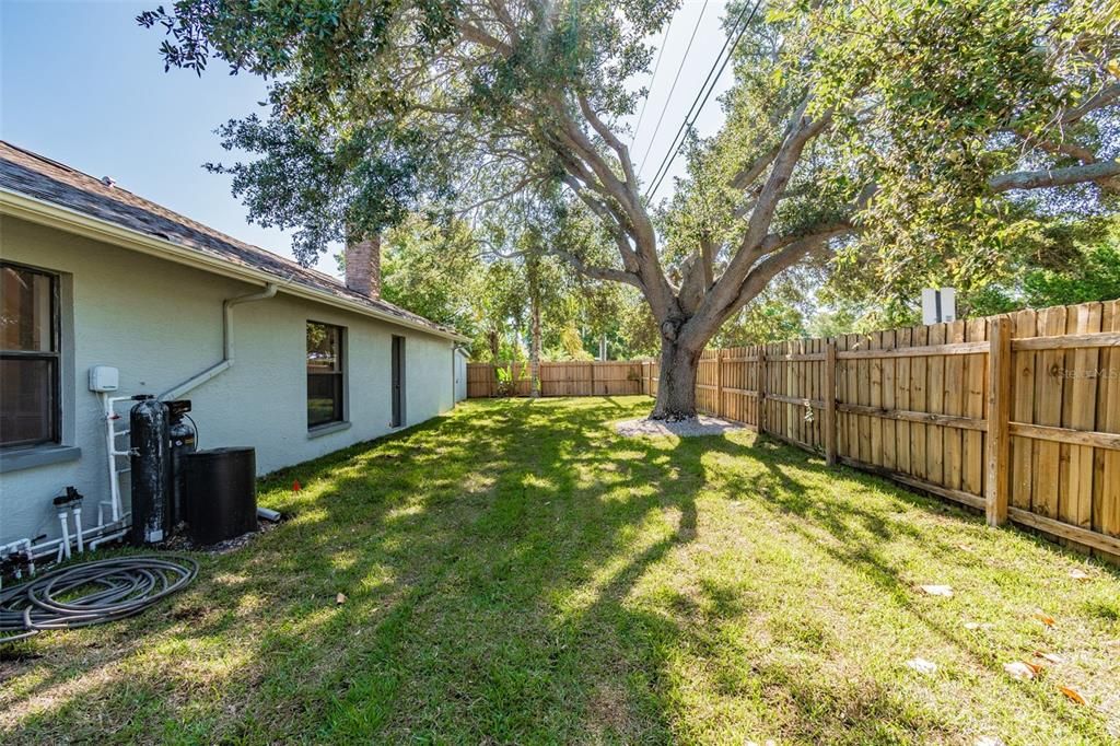 Recently Sold: $650,000 (3 beds, 2 baths, 1862 Square Feet)