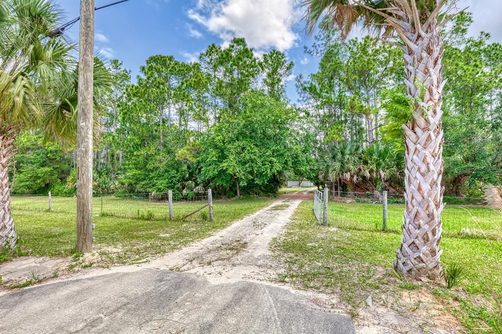 Entry to property from Deer Creek Road