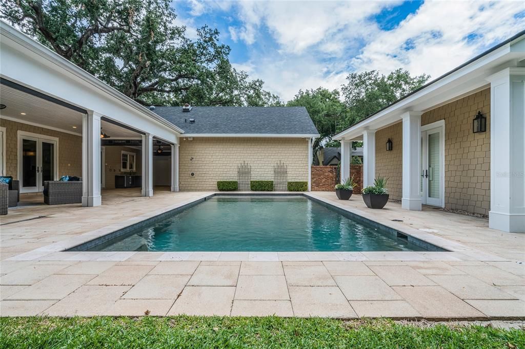 Recently Sold: $2,850,000 (4 beds, 4 baths, 4802 Square Feet)