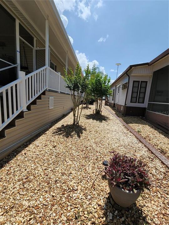 Recently Sold: $230,000 (2 beds, 2 baths, 1152 Square Feet)