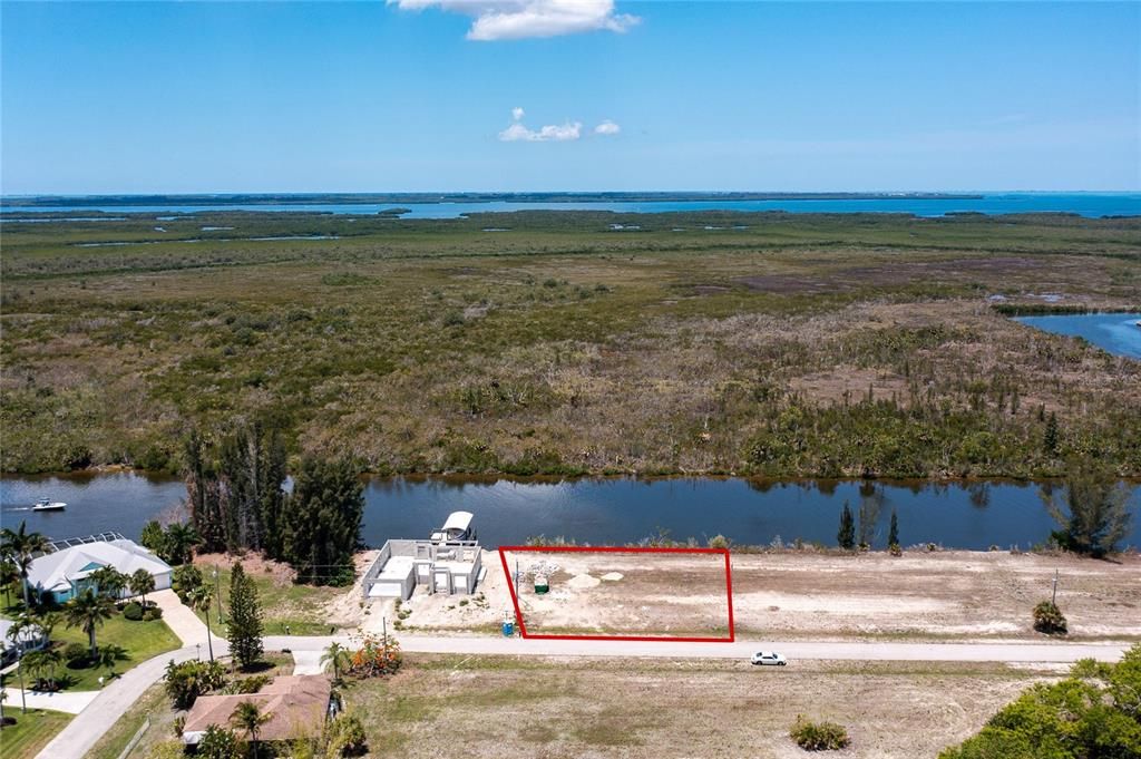 Недавно продано: $499,900 (0.37 acres)