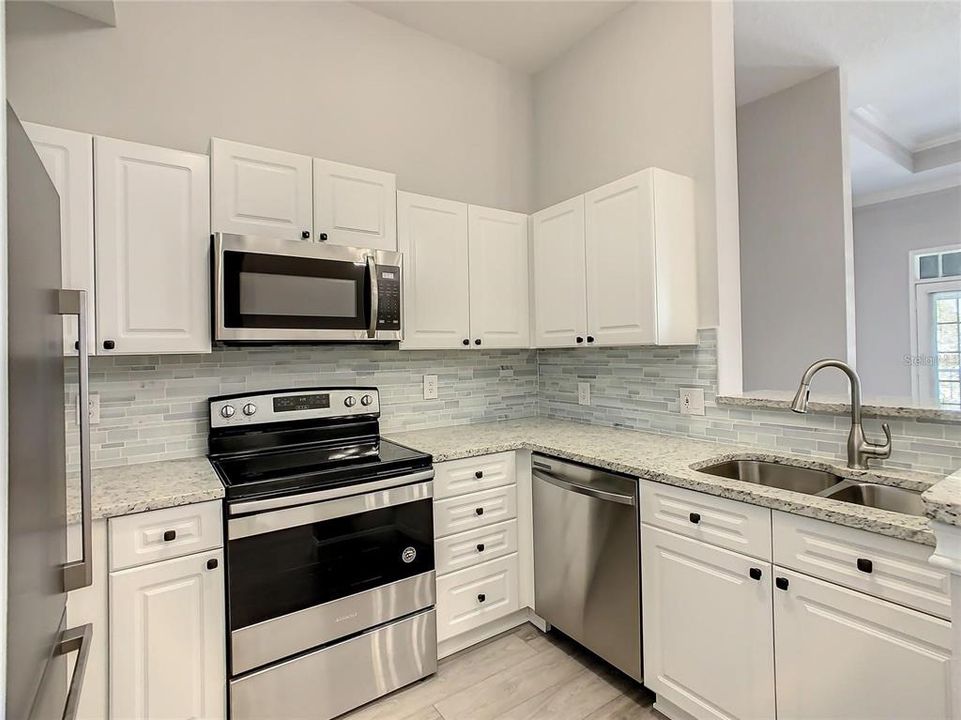 Recently Rented: $1,900 (1 beds, 1 baths, 837 Square Feet)