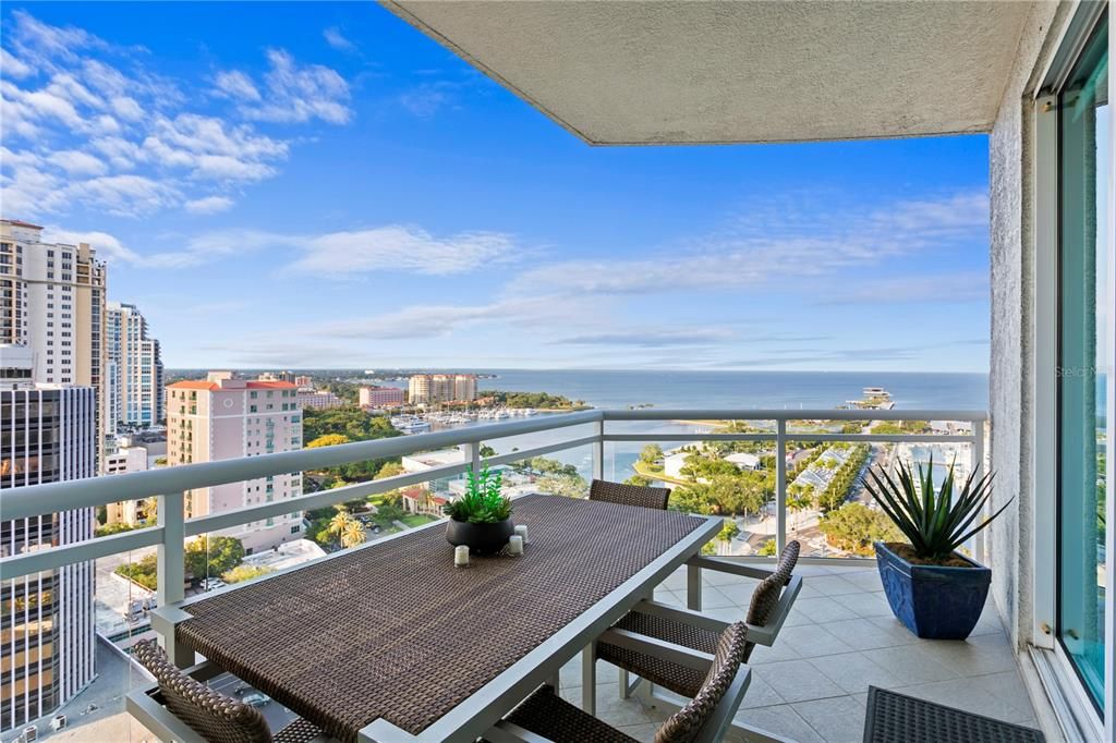 Recently Sold: $4,000,000 (3 beds, 3 baths, 3660 Square Feet)