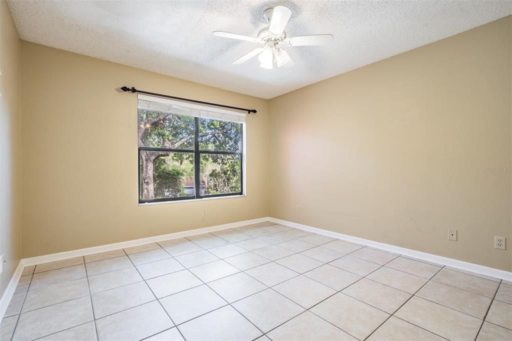 Recently Sold: $155,000 (2 beds, 1 baths, 890 Square Feet)