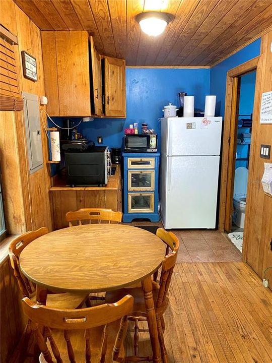 Recently Sold: $169,900 (1 beds, 1 baths, 405 Square Feet)