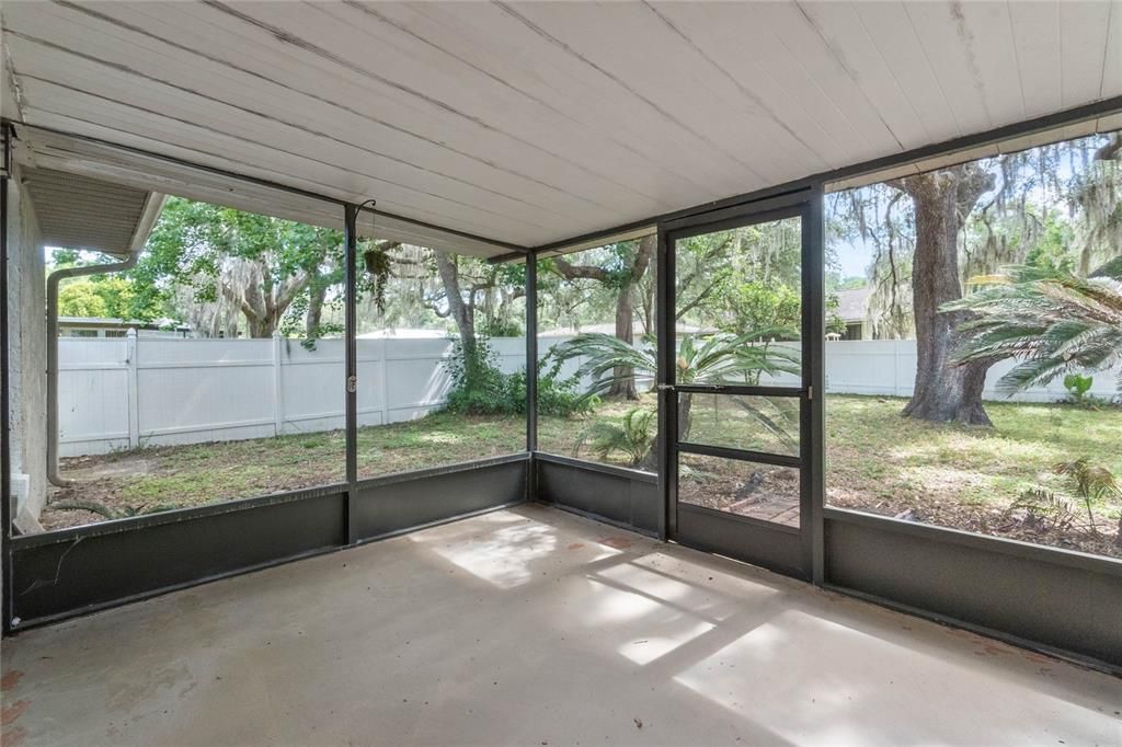 Recently Sold: $199,000 (3 beds, 2 baths, 1302 Square Feet)