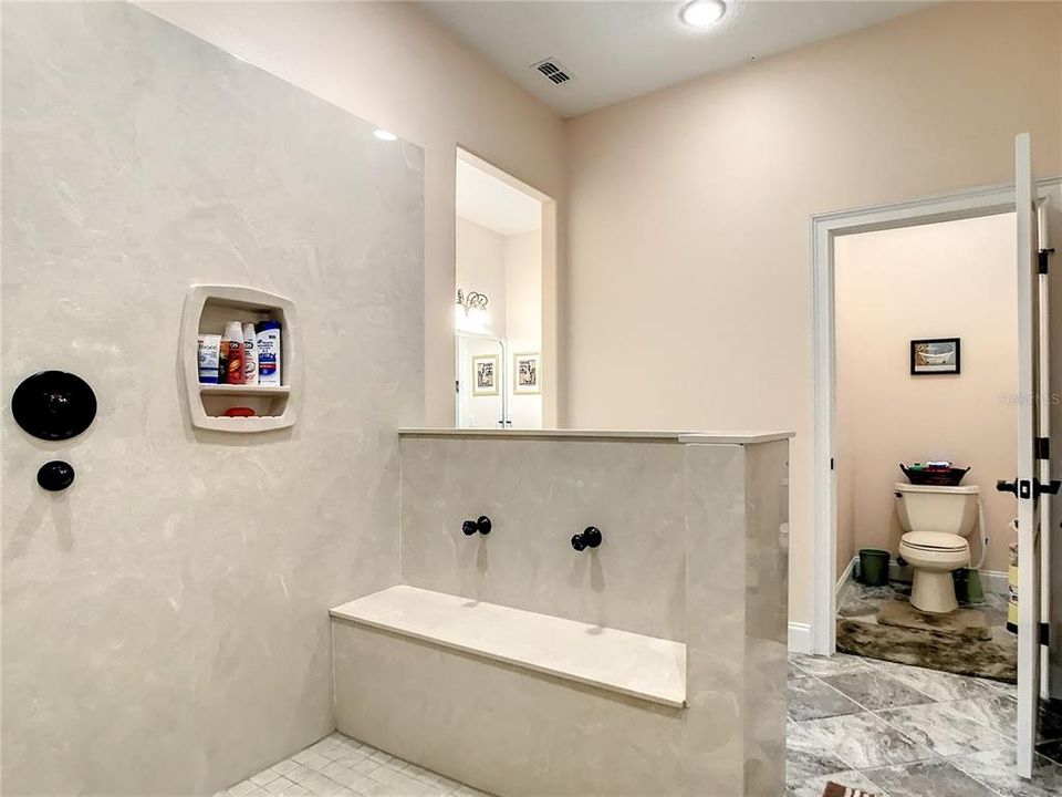 最近售出: $699,000 (3 贝兹, 2 浴室, 4306 平方英尺)