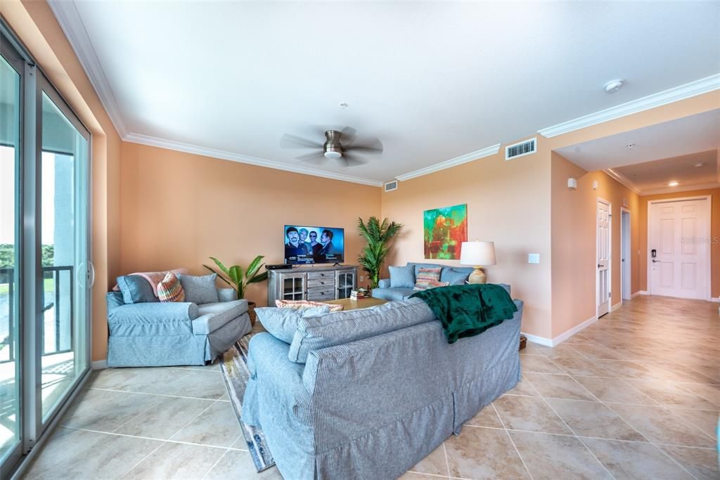 For Rent: $3,000 (2 beds, 2 baths, 1198 Square Feet)