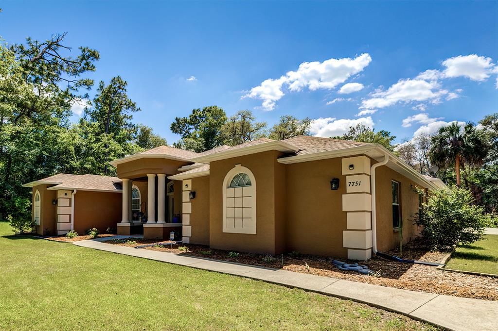 Recently Sold: $434,500 (3 beds, 2 baths, 2331 Square Feet)