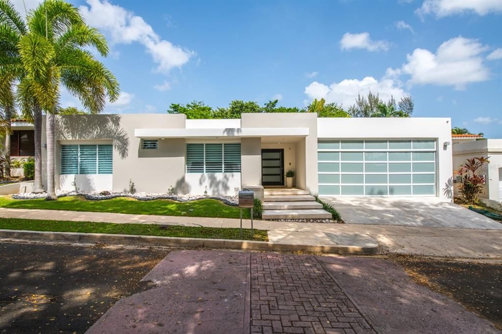 Vendido Recientemente: $1,300,000 (4 camas, 3 baños, 2852 Pies cuadrados)