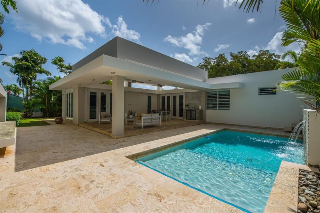 Vendido Recientemente: $1,300,000 (4 camas, 3 baños, 2852 Pies cuadrados)