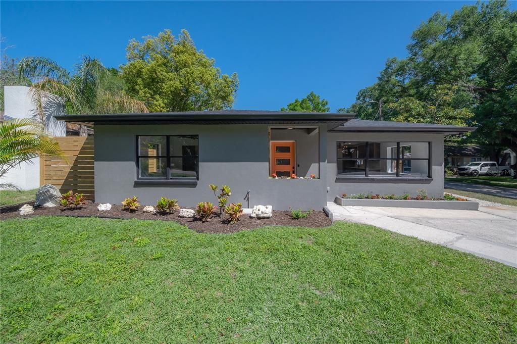 Recently Sold: $550,000 (3 beds, 2 baths, 1820 Square Feet)