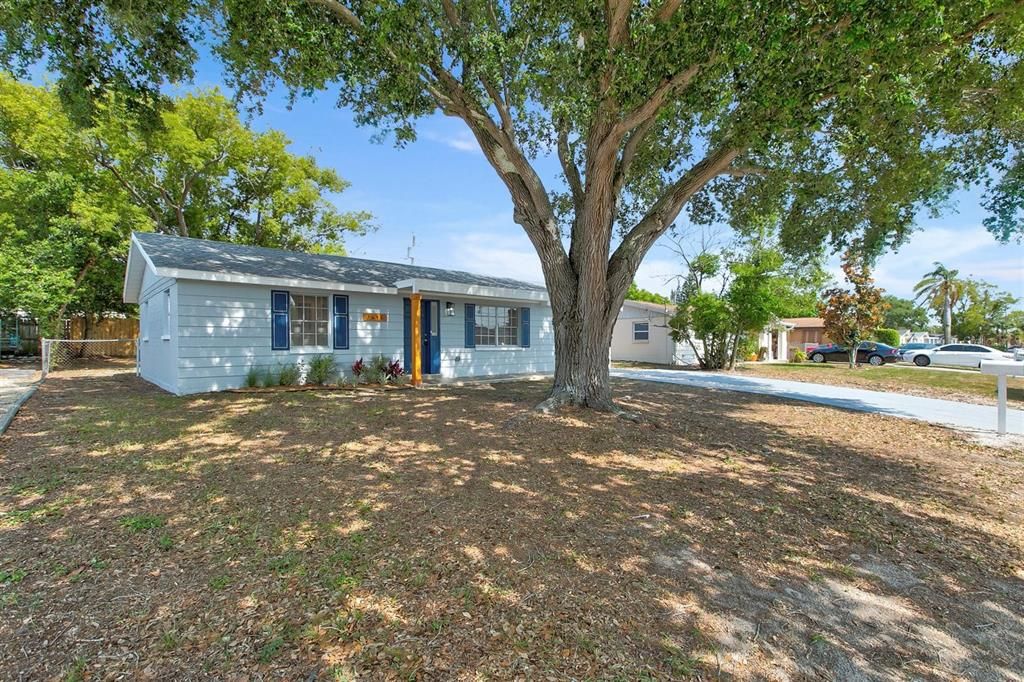 Recently Sold: $264,900 (3 beds, 2 baths, 956 Square Feet)