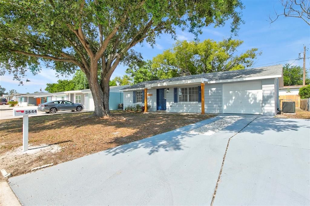 Recently Sold: $264,900 (3 beds, 2 baths, 956 Square Feet)