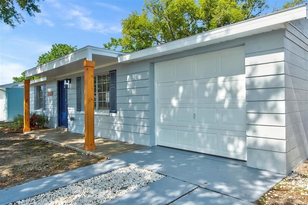 Recently Sold: $264,900 (3 beds, 2 baths, 956 Square Feet)