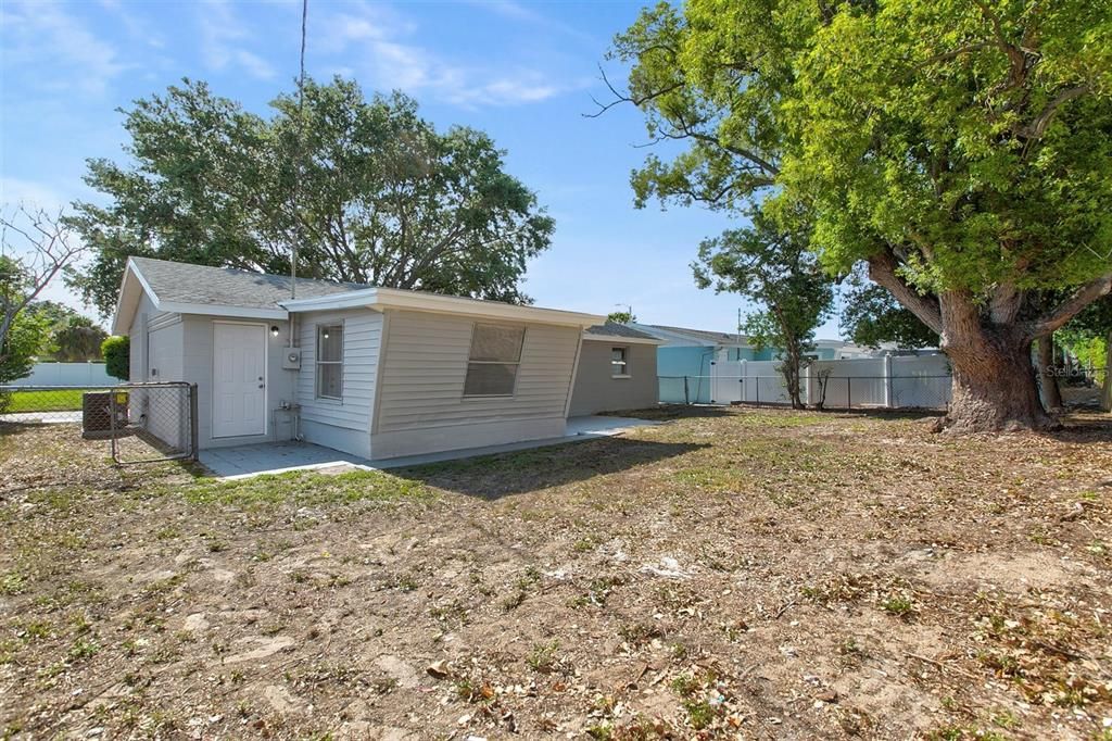 Recently Sold: $264,900 (3 beds, 2 baths, 956 Square Feet)