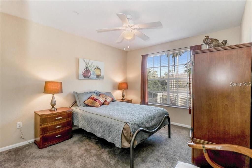 Active With Contract: $2,100 (3 beds, 2 baths, 1292 Square Feet)