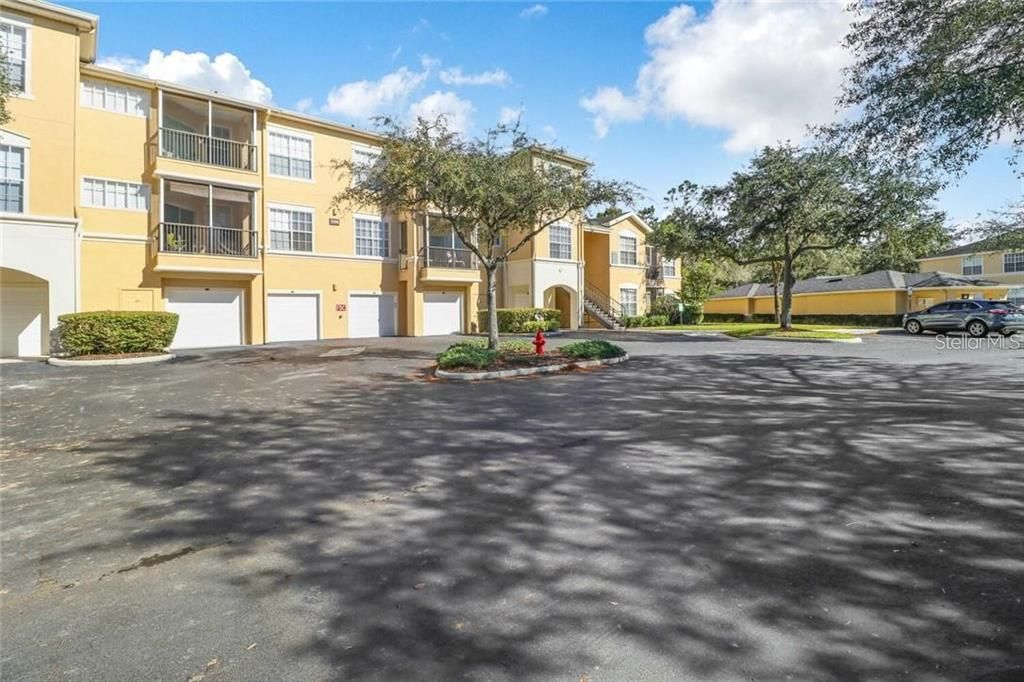 Active With Contract: $2,100 (3 beds, 2 baths, 1292 Square Feet)