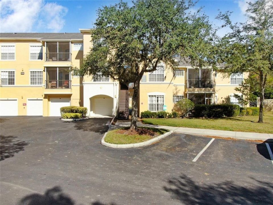 Active With Contract: $2,100 (3 beds, 2 baths, 1292 Square Feet)