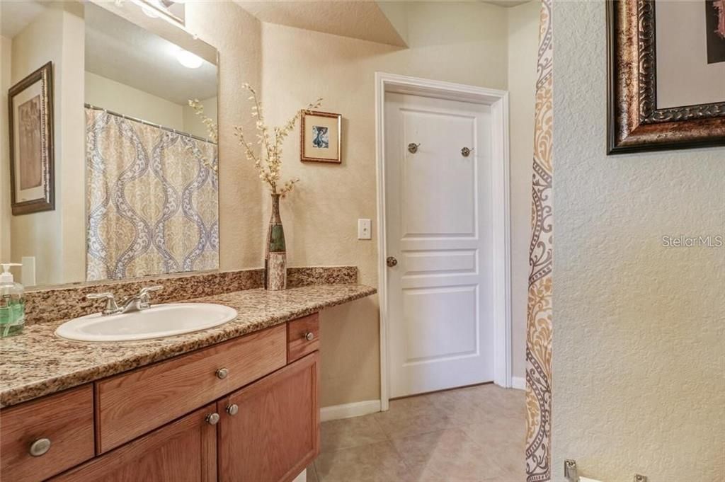 Active With Contract: $2,100 (3 beds, 2 baths, 1292 Square Feet)