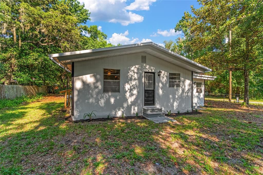 Recently Sold: $145,000 (2 beds, 1 baths, 1056 Square Feet)