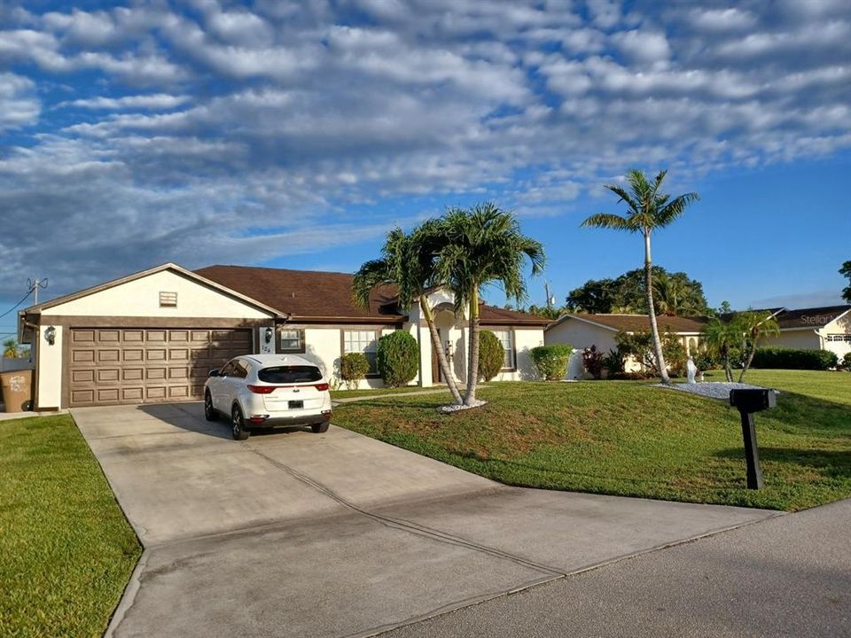 Recently Sold: $489,900 (3 beds, 2 baths, 1993 Square Feet)