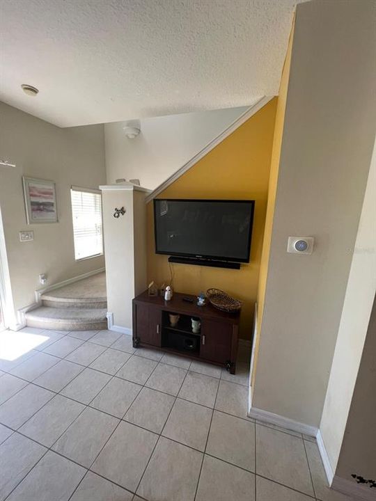 Recently Sold: $320,000 (3 beds, 2 baths, 1295 Square Feet)