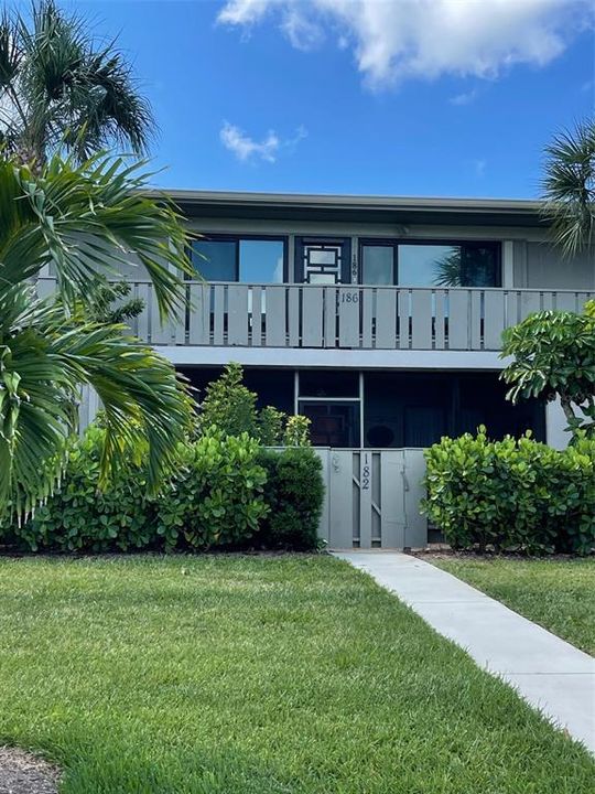 Recently Sold: $649,000 (2 beds, 2 baths, 1066 Square Feet)