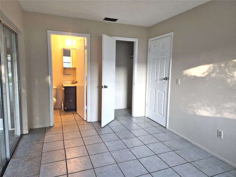 Recently Rented: $1,350 (2 beds, 1 baths, 1932 Square Feet)
