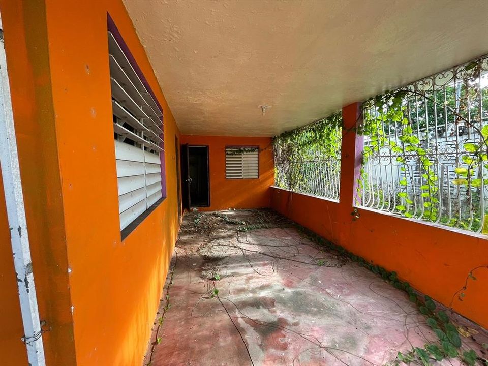 Vendido Recientemente: $54,900 (5 camas, 3 baños, 1700 Pies cuadrados)