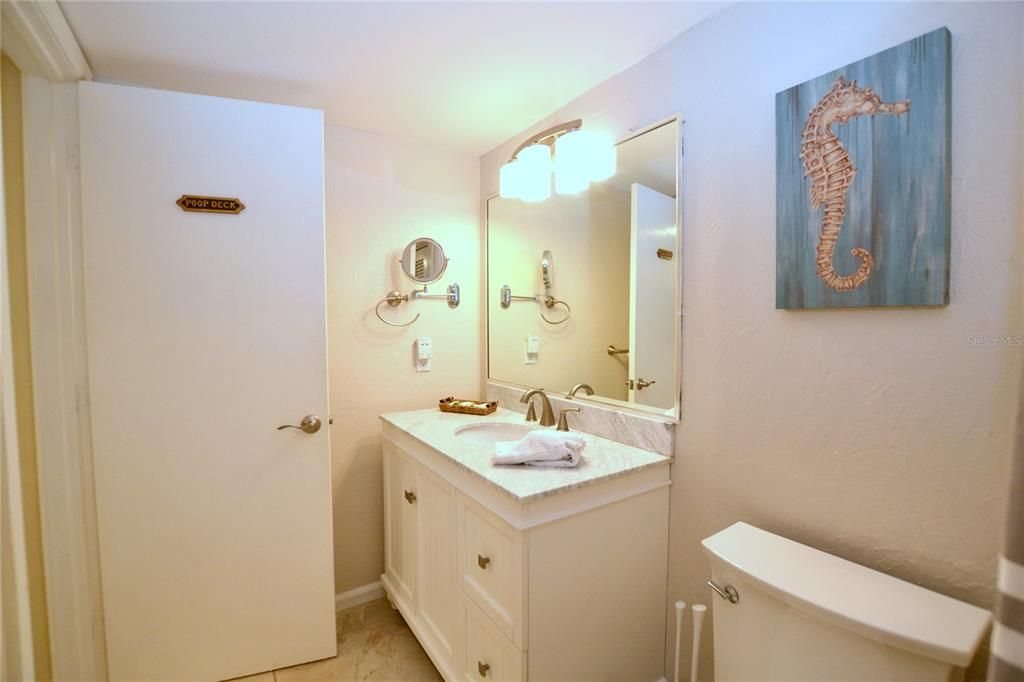 Recently Sold: $279,000 (1 beds, 1 baths, 593 Square Feet)