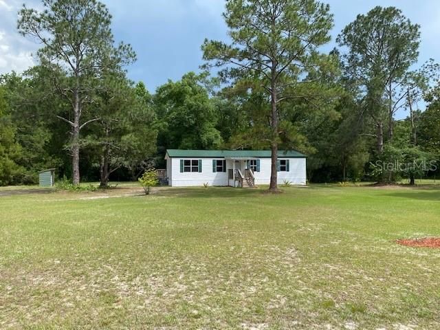 Recently Sold: $155,000 (3 beds, 2 baths, 1196 Square Feet)