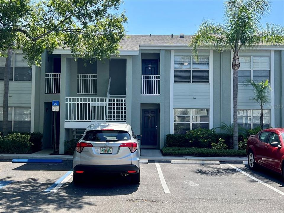 Recently Sold: $220,000 (2 beds, 1 baths, 884 Square Feet)