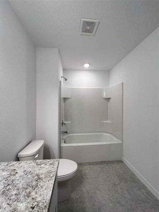 最近租的: $2,000 (3 贝兹, 2 浴室, 1421 平方英尺)