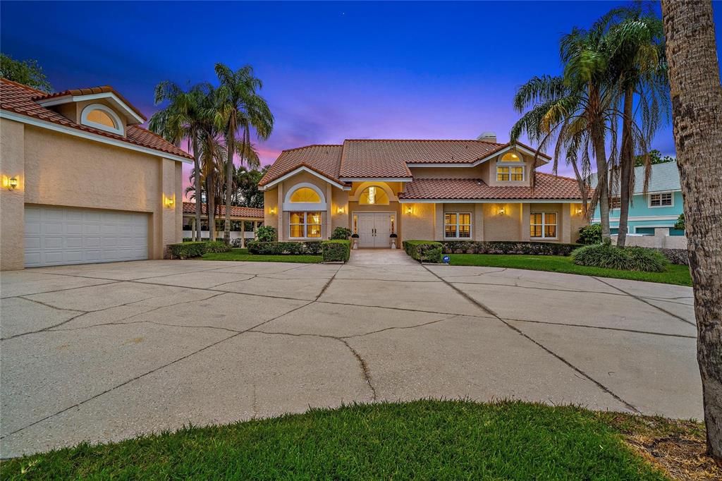 Recently Sold: $1,299,900 (5 beds, 6 baths, 4874 Square Feet)