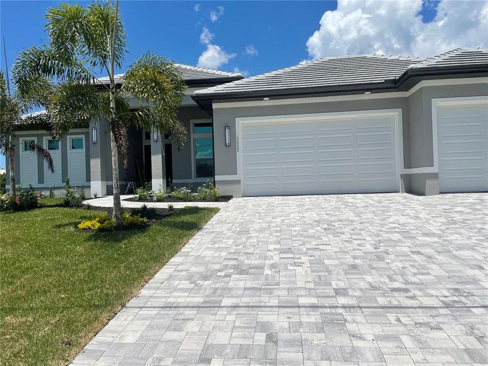 Recently Sold: $1,300,000 (3 beds, 3 baths, 2160 Square Feet)