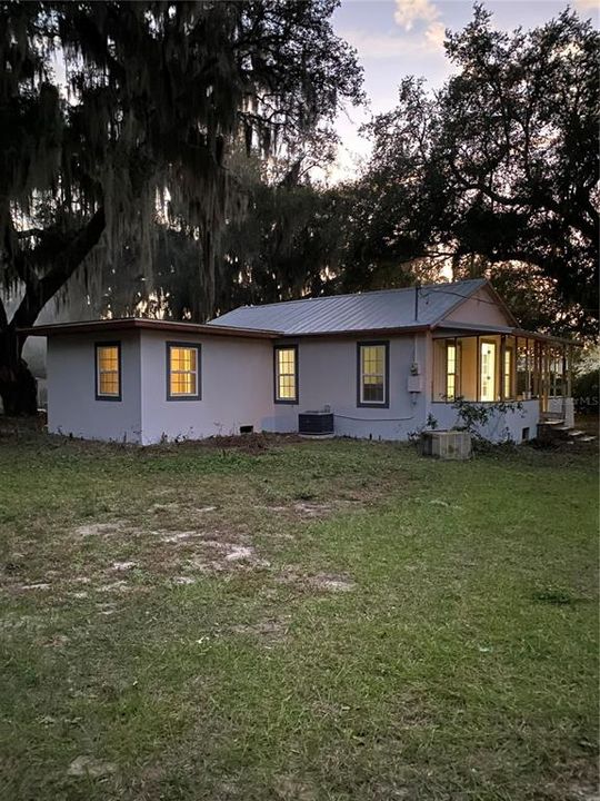 Recently Rented: $1,650 (3 beds, 1 baths, 1200 Square Feet)