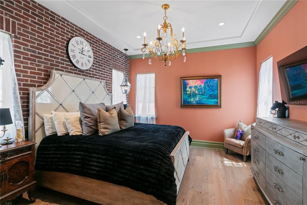 Upstairs guest bedroom