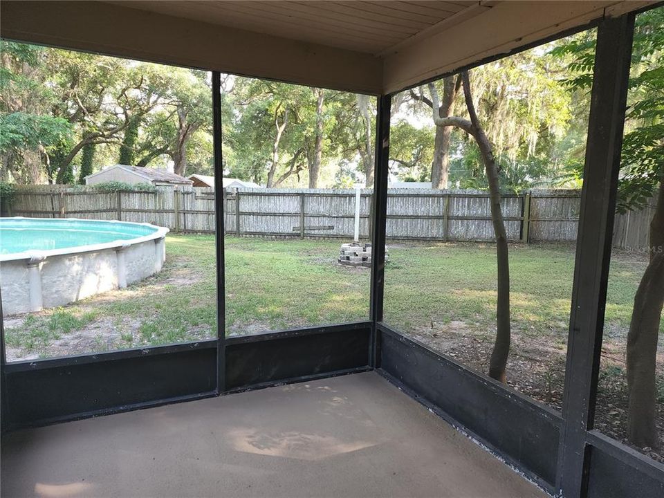 BACK SCREENED PATIO